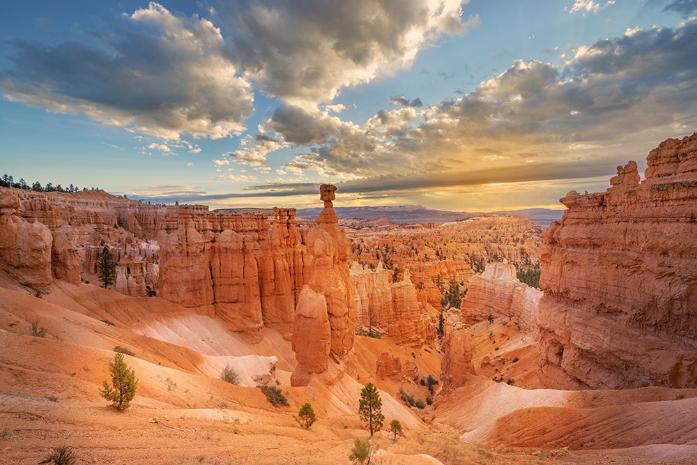 Thors Hammer at sunrise Bryce Canyon National Park, Utah